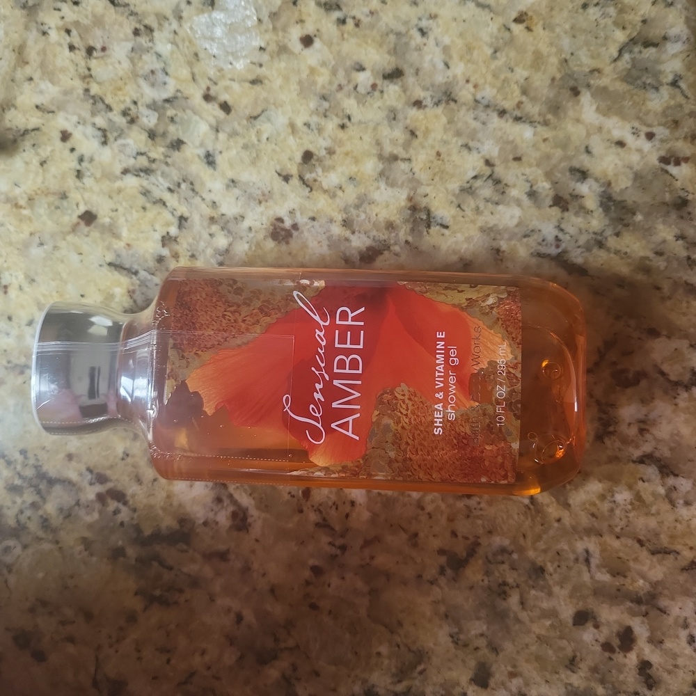 NEW SENSUAL AMBER SHOWER GEL BY BATH & BODY WORKS